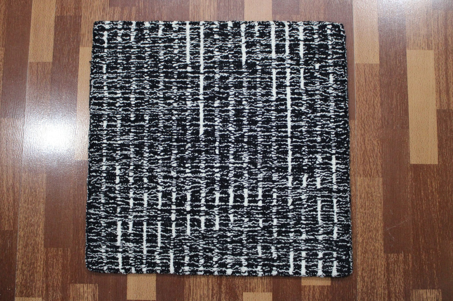 Zenith (ZE-265) Black/Ivory Rug